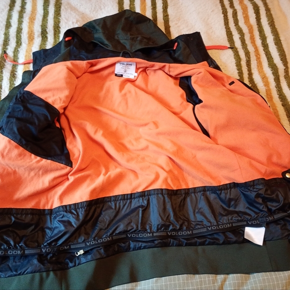 Volcom Ski/snowboard jacket - Large - Picture 3 of 6